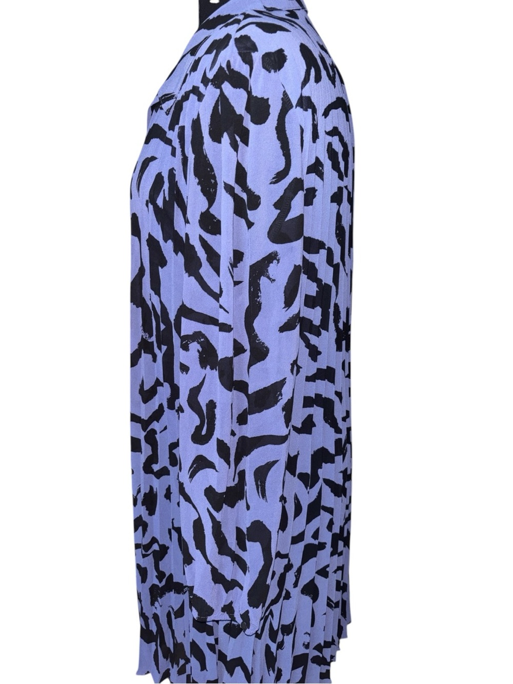 Nine West Lavender and Black Abstract Print Top, P2P:22”, L:36”, NWOT - Picture 6 of 12